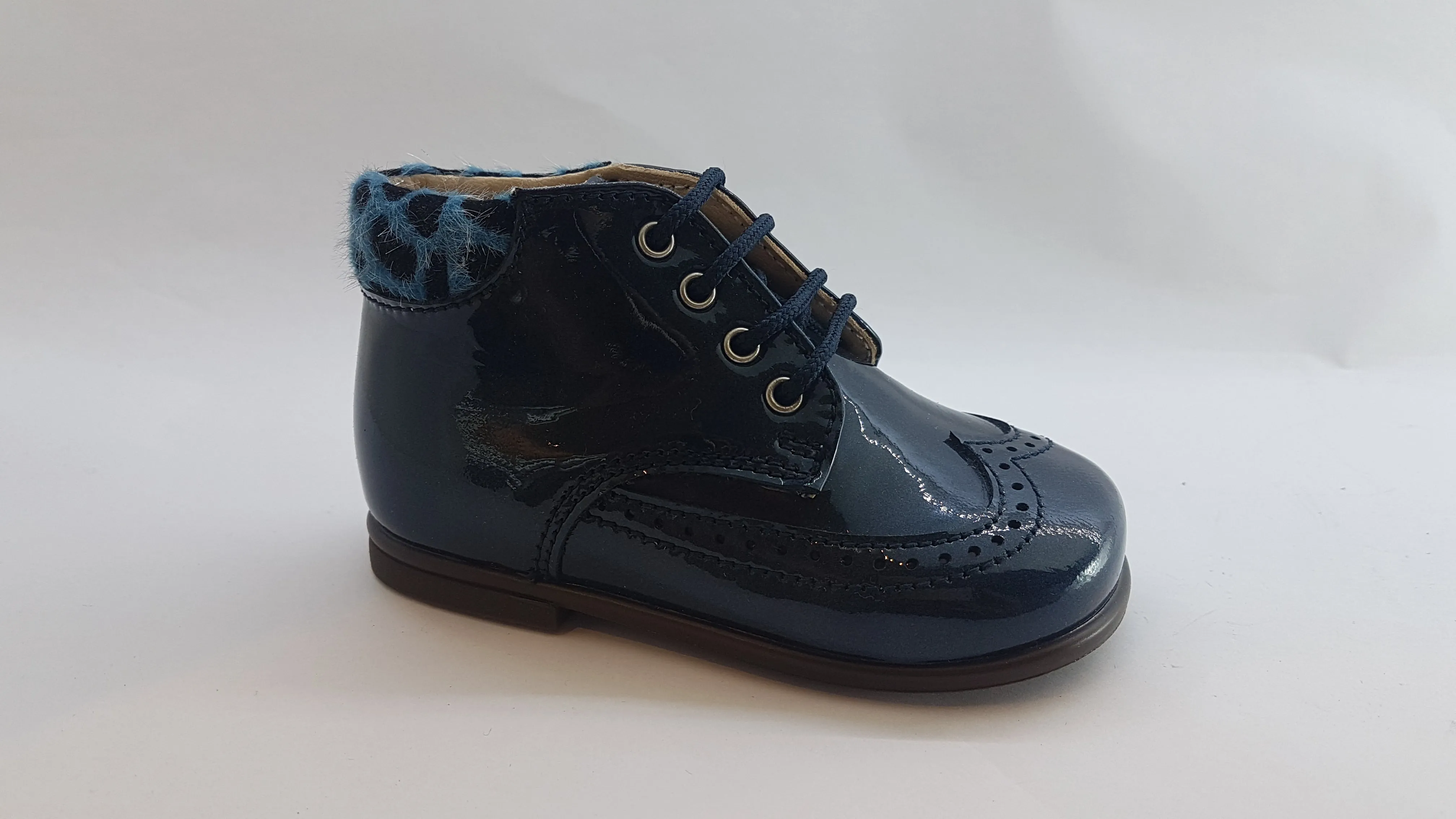 Beberlis Navy Patent Fur Trim Print Baby Booties